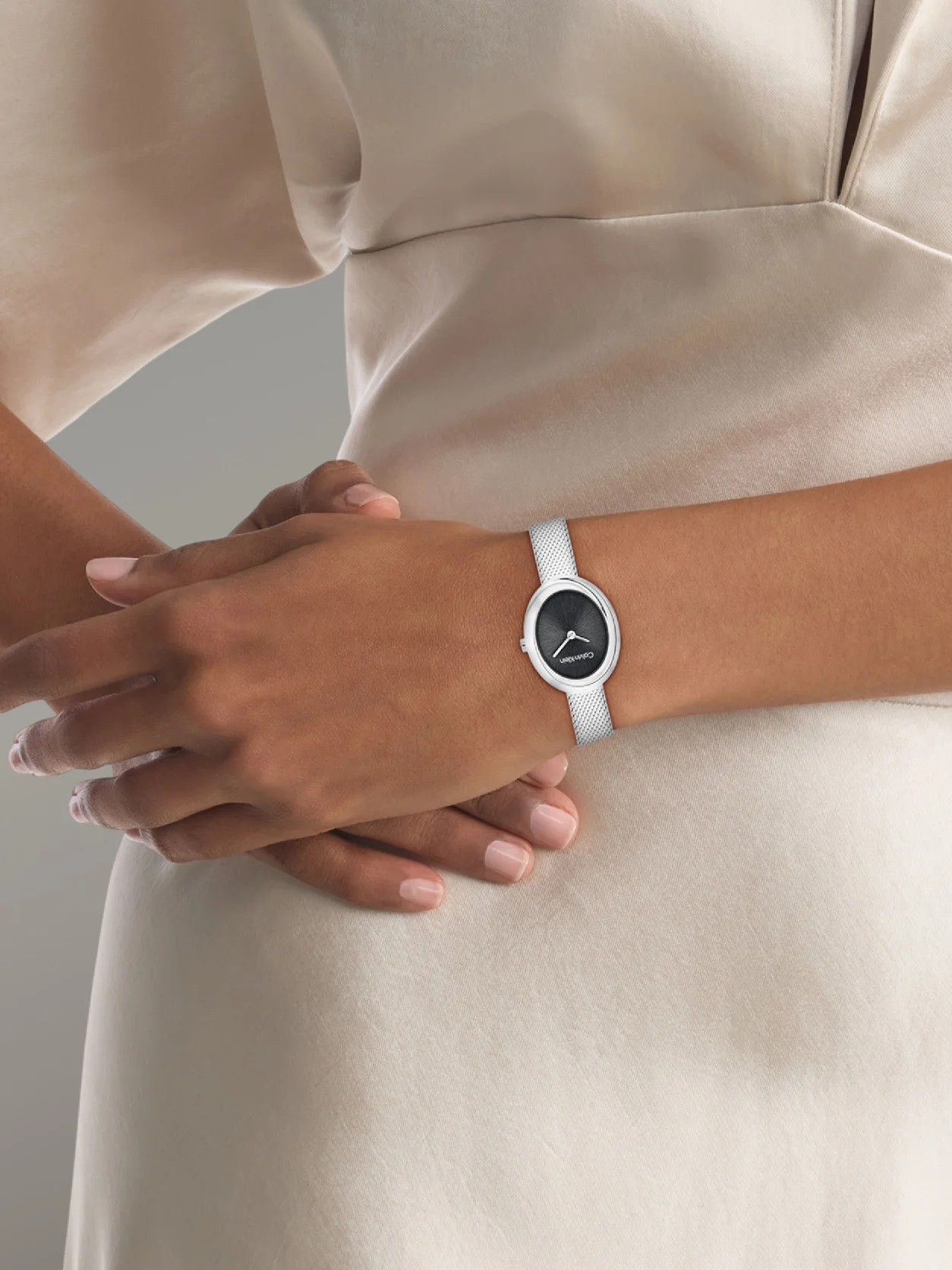 Silver ساعة يد بيضاوية بنمط شبكي