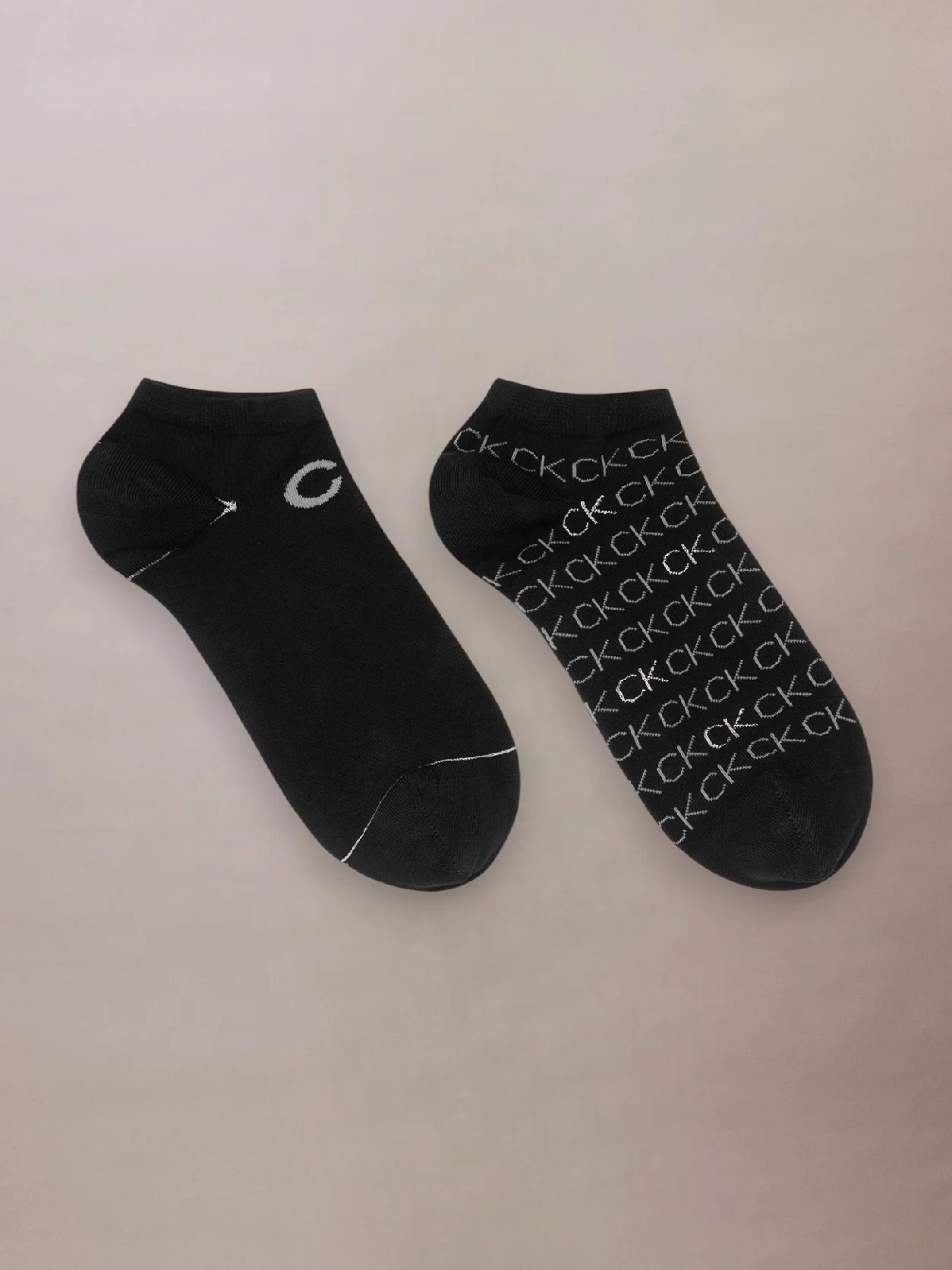 Black طقم 2 زوج جوارب سنيكرز