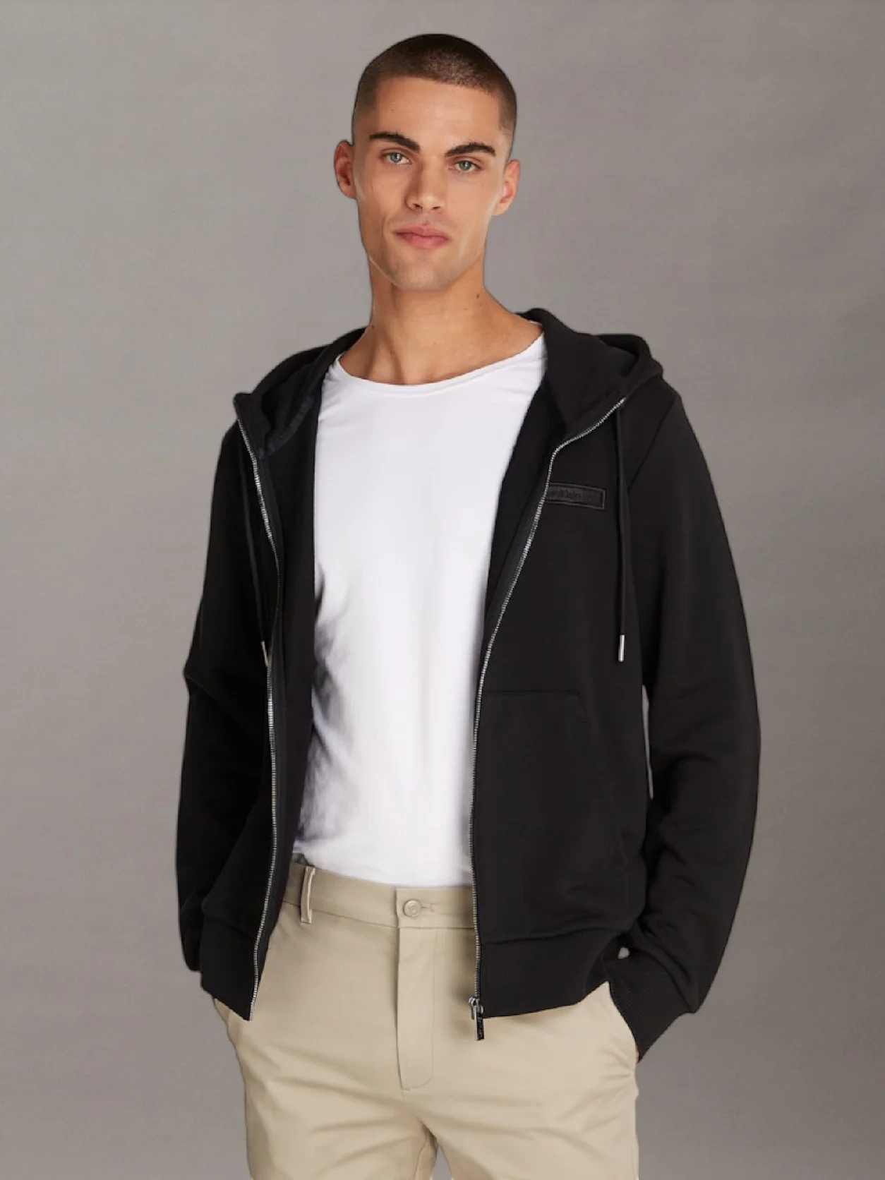 هودي من القطن بسحاب