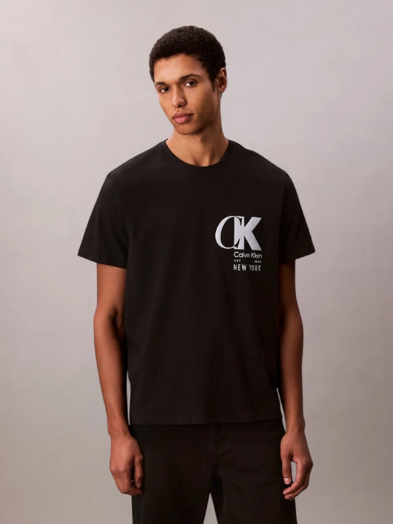 Black تيشيرت بشعار