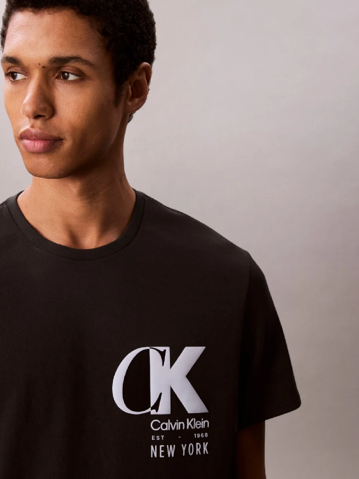 Black تيشيرت بشعار