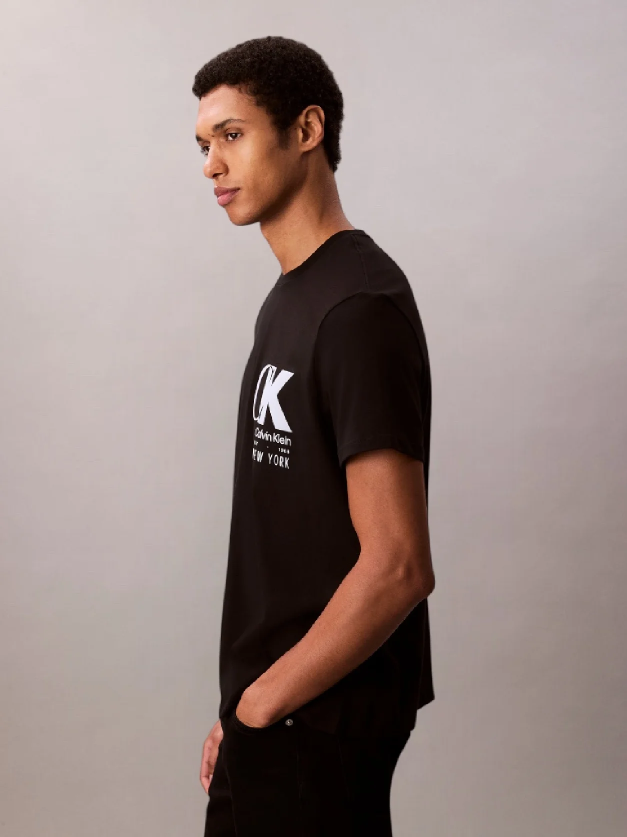 Black تيشيرت بشعار