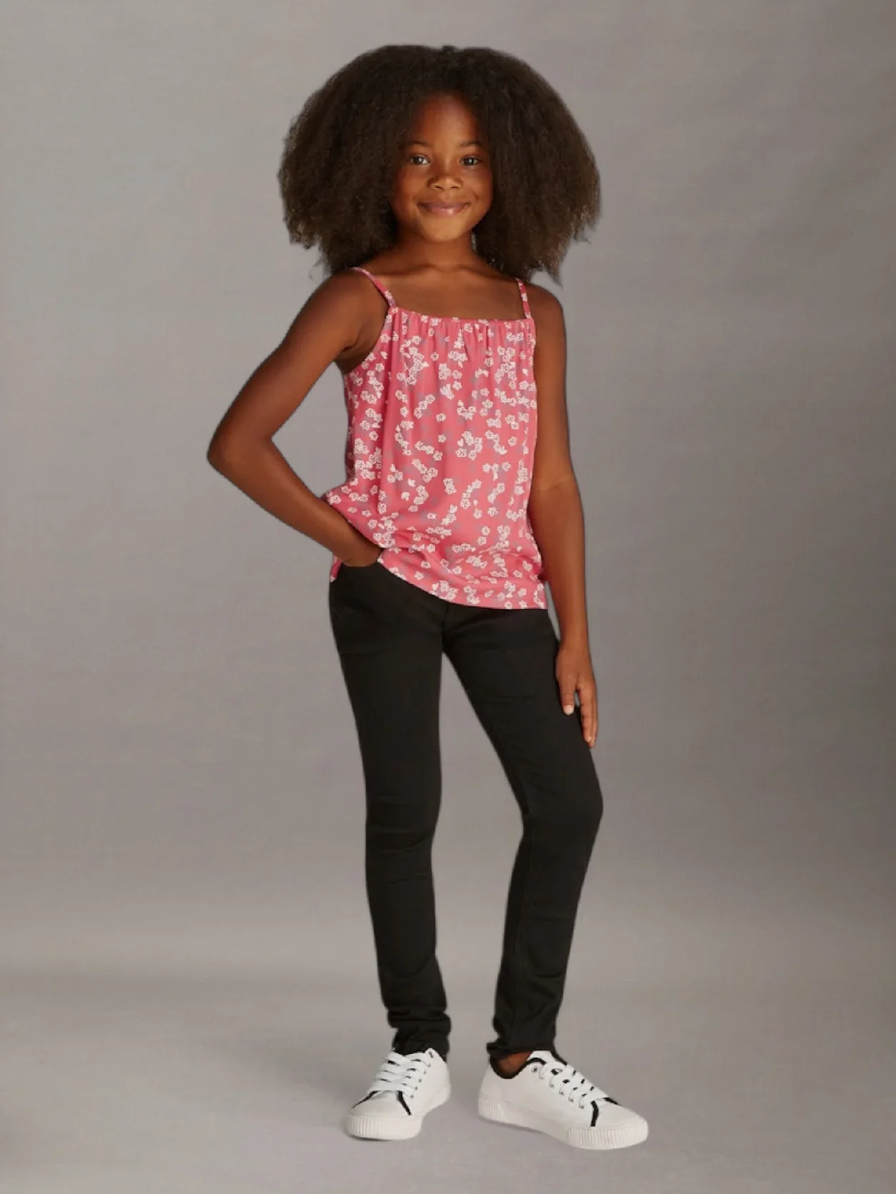 Deep Crimson Fruit Flower Aop توب بحمالات وطبعة زهور