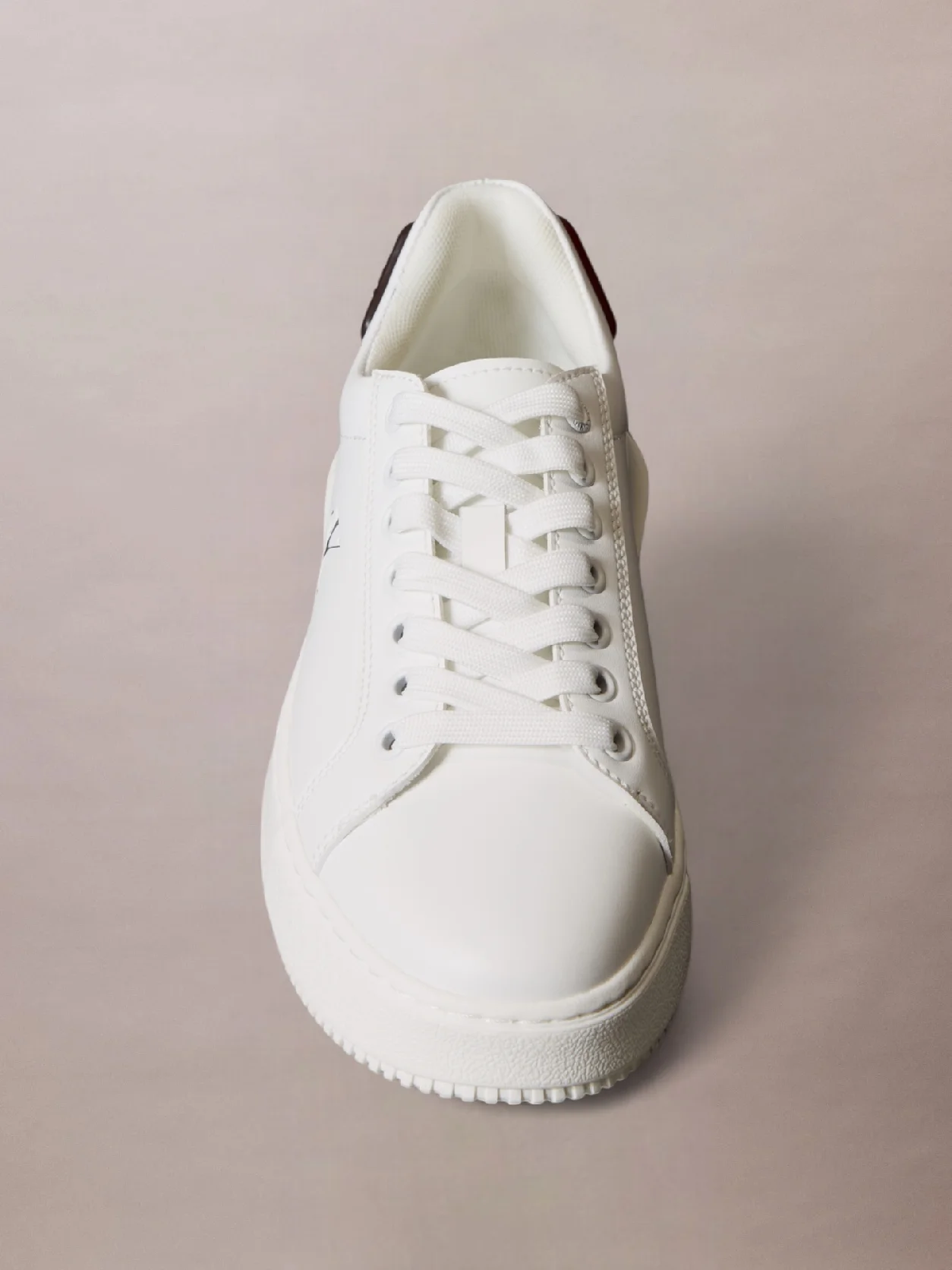 Bright White/Black حذاء رياضي من الجلد