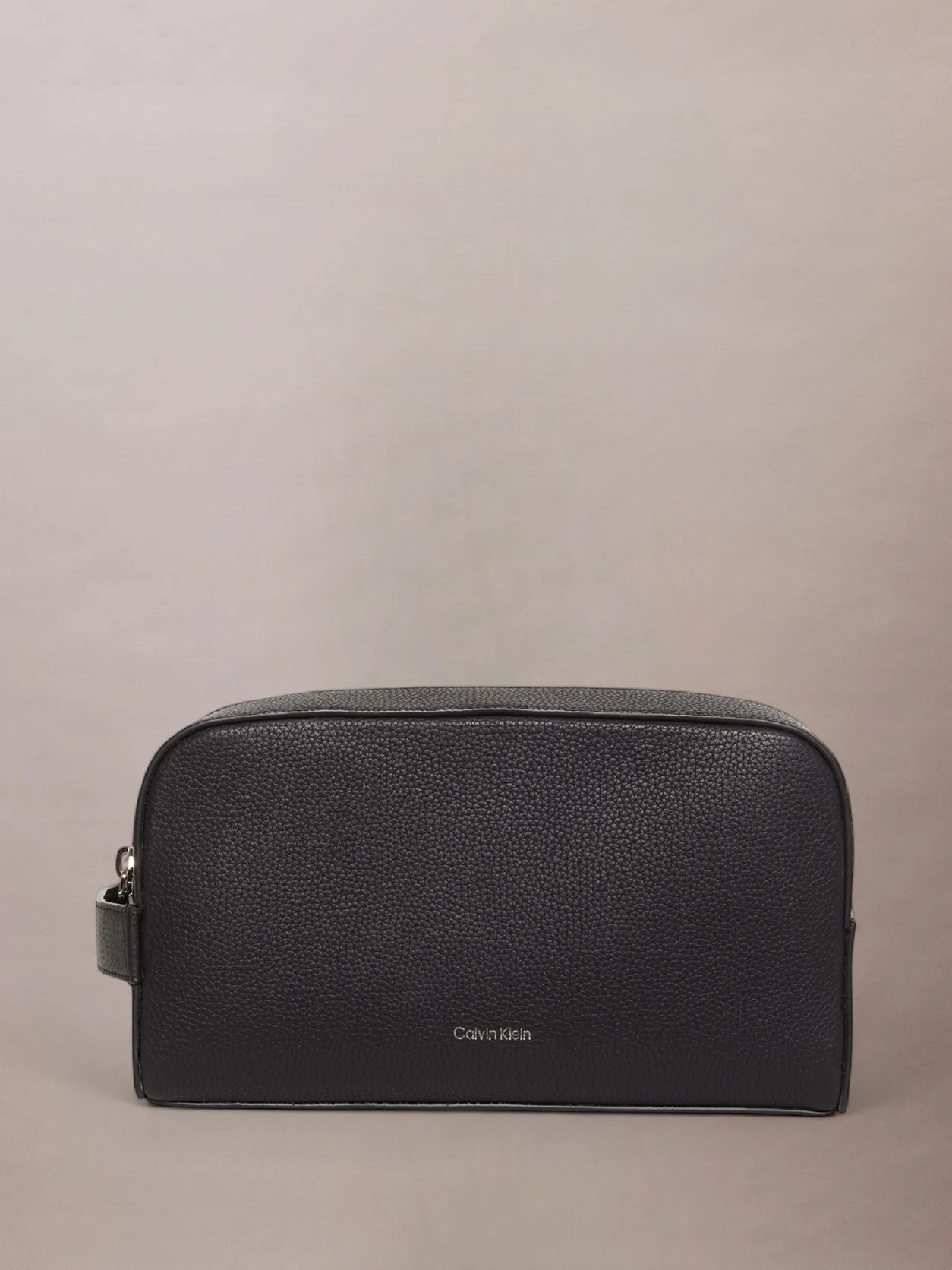 Black شنطة مستلزمات شخصية من الجلد