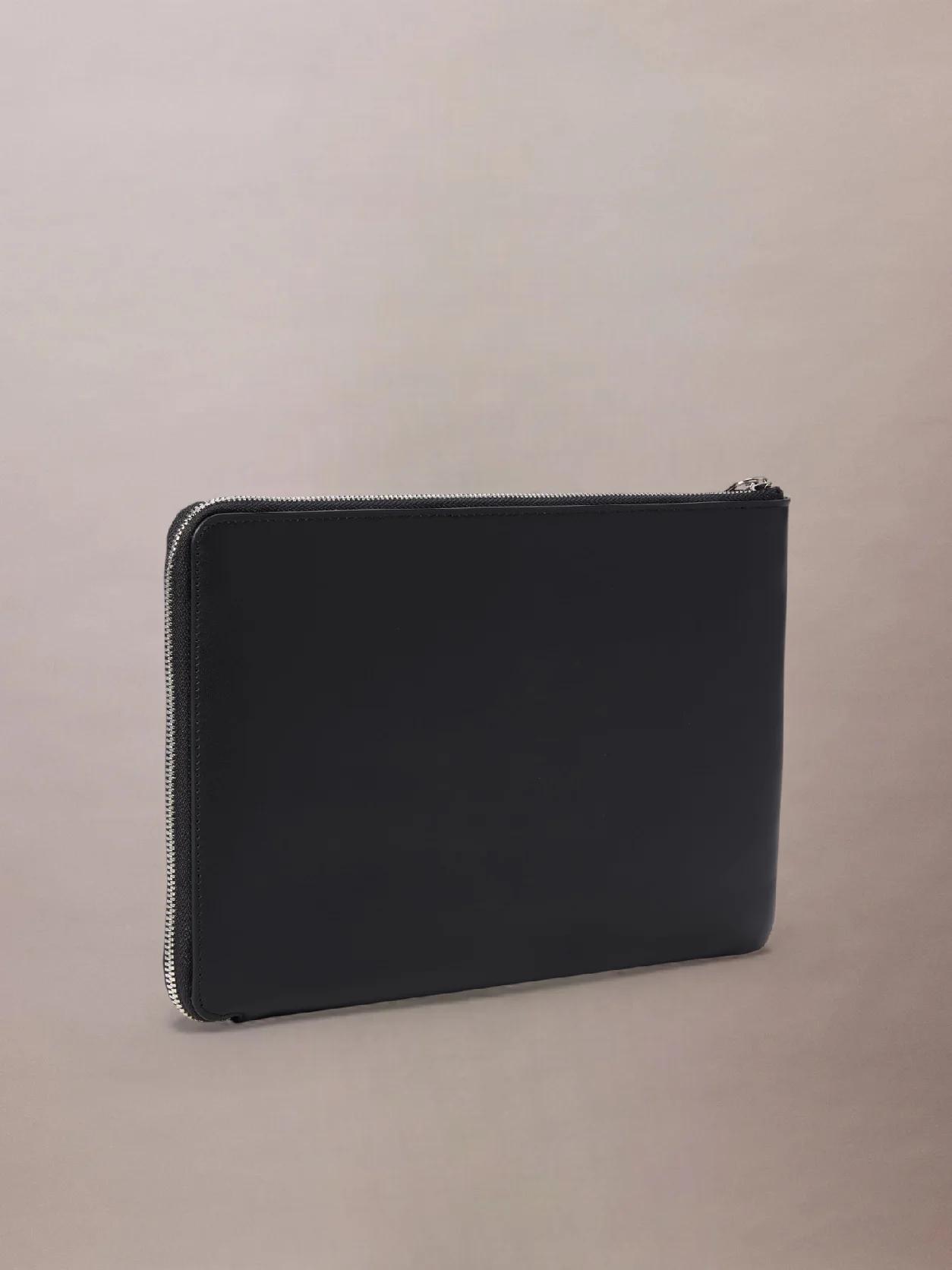 Black محفظة بحزام معصم