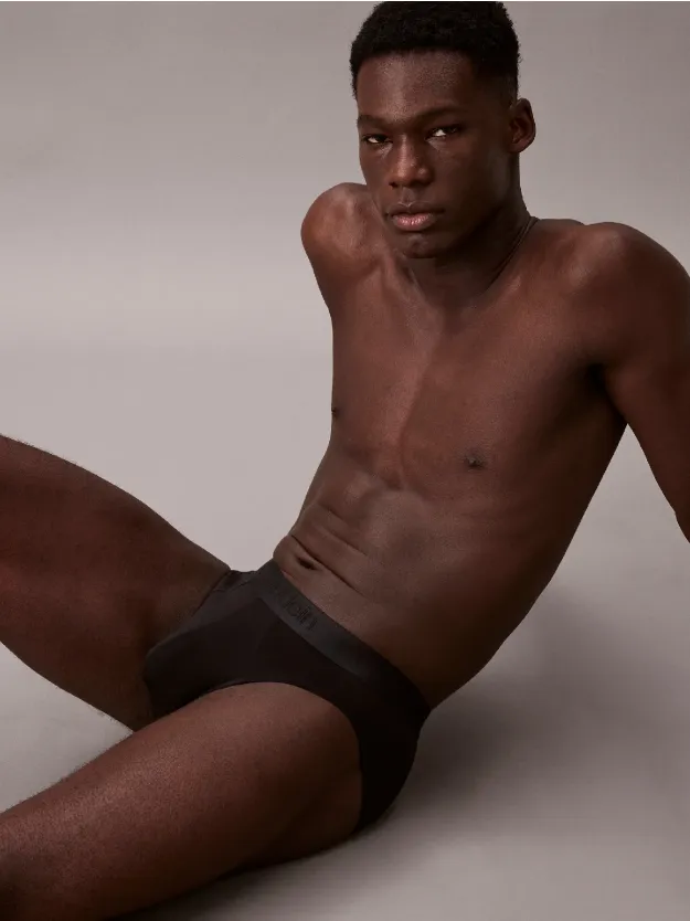 Black/Turbulence/Casual Blue طقم سراويل داخلية من مجموعة CK Black مكون من 3 قطع