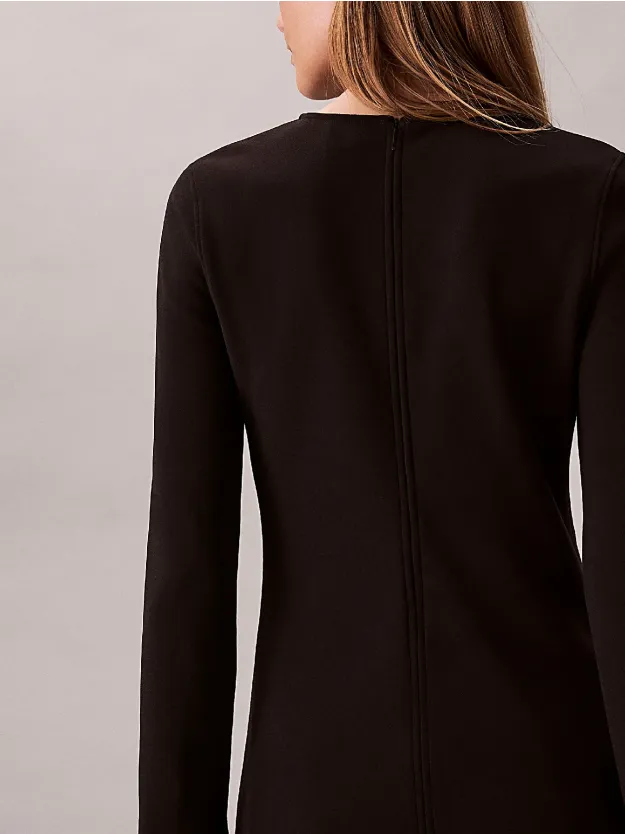 Black بلوزة بخامة محبوكة وقصّة سليم