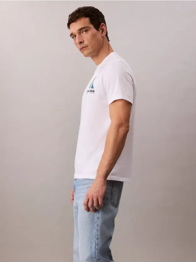 Brilliant White تيشيرت بشعار