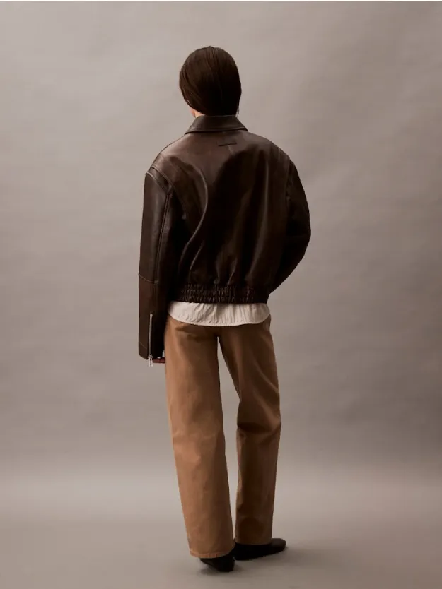 Denim Medium بنطال جينز بخصر مرتفع وقصة أرجل أسطوانية