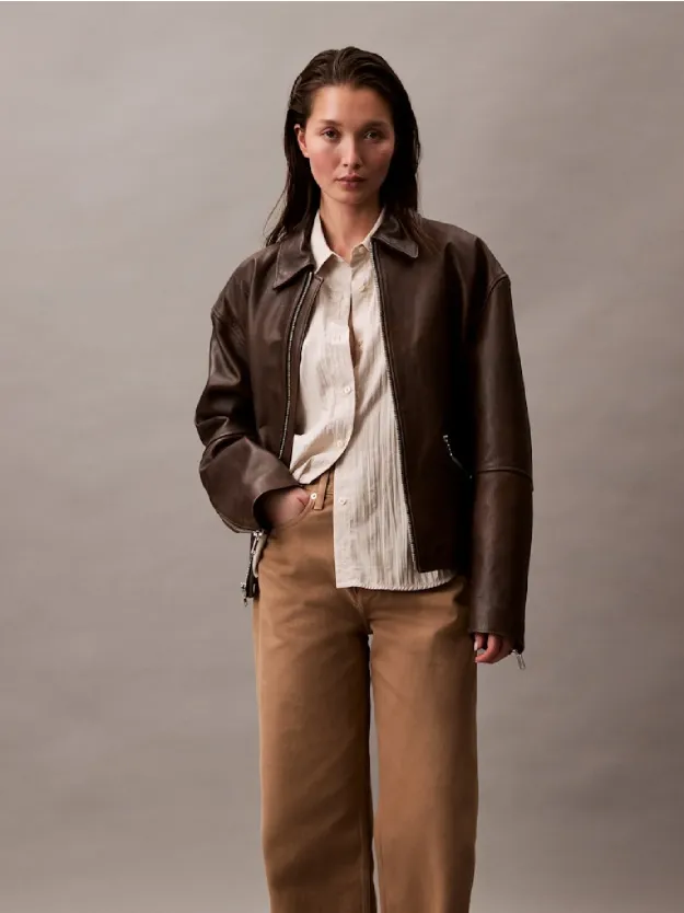 Denim Medium بنطال جينز بخصر مرتفع وقصة أرجل أسطوانية