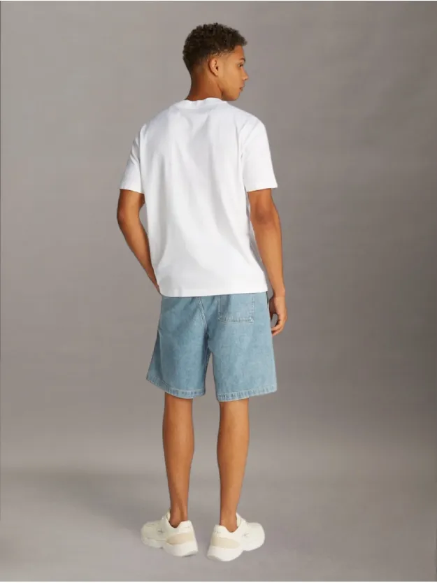  تيشرت مزين بشعار كلفن كلاين