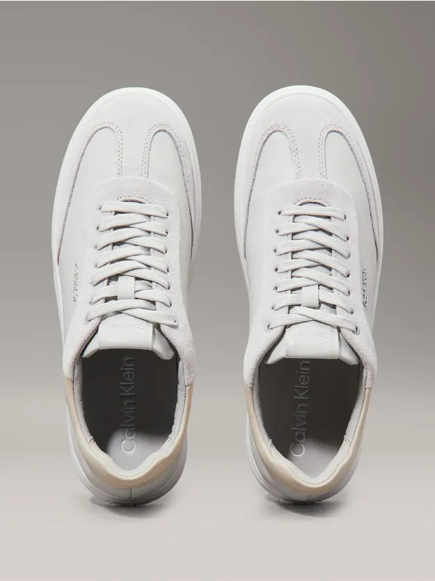  حذاء رياضي من الجلد بتصميم منخفض