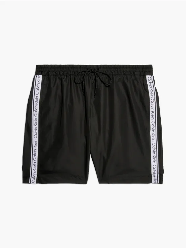 اسود شورت سباحة برباط متوسط الطول - بشريط مزين بشعار كلفن كلاين