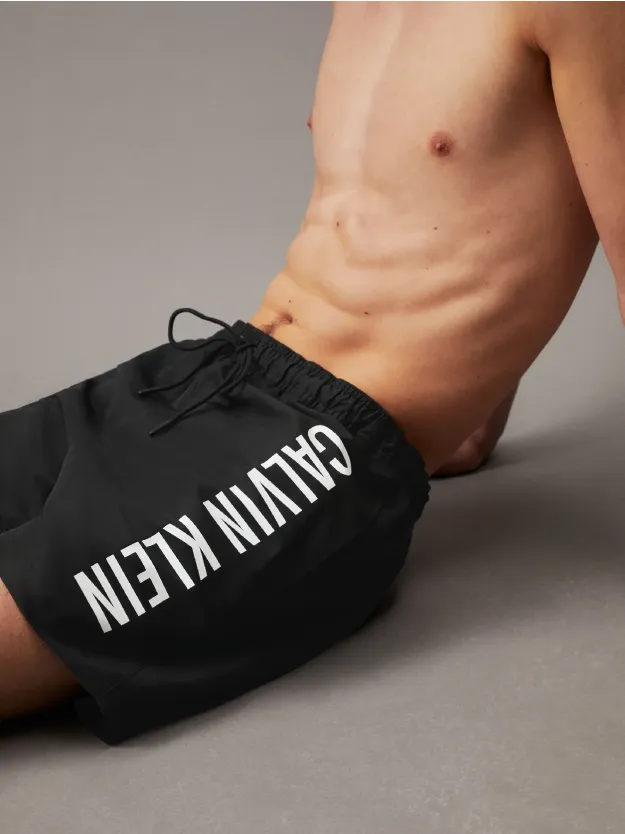 أزرق شورت سباحة بحزام خصر متوسط الارتفاع برباط من تشكيلة إنتينس باور