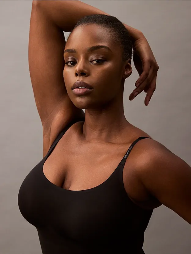 Black بودي سوت لنحت القوام من تشكيلة Secure Sculpt