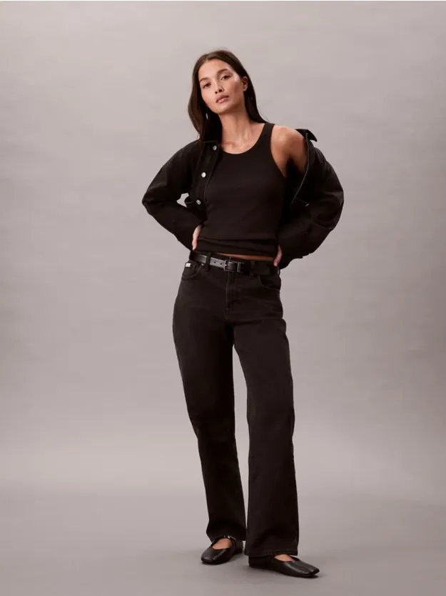 CK ESSENTIAL BLACK بنطال جينز بقصة أرجل مستقيمة وخصر مرتفع