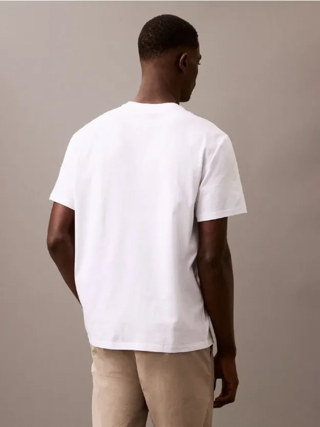 Brilliant White تيشيرت بشعار بنمط باهت