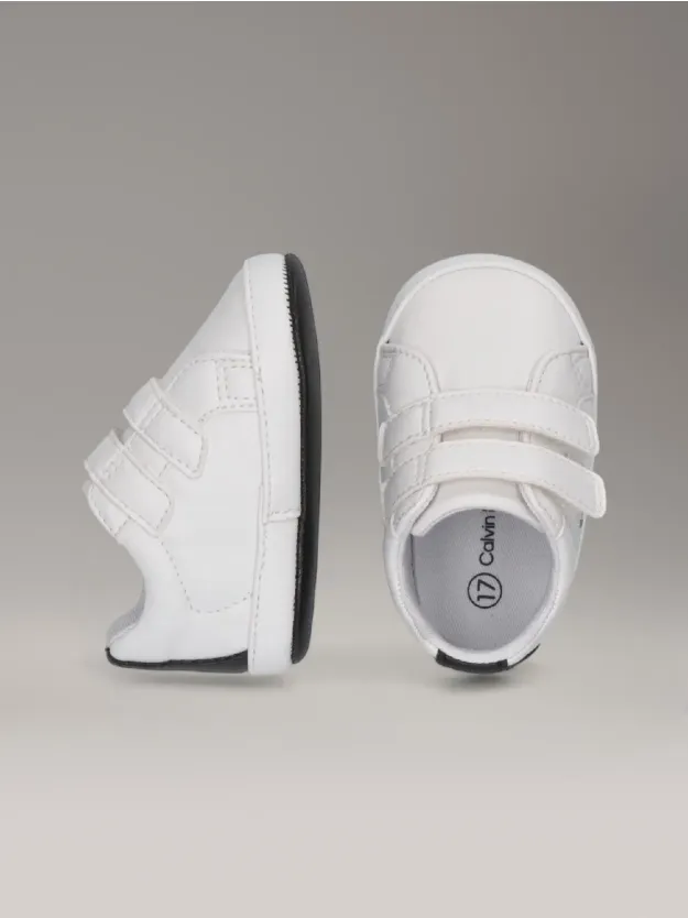  حذاء رياضي بحزام لاصق للأطفال الصغار