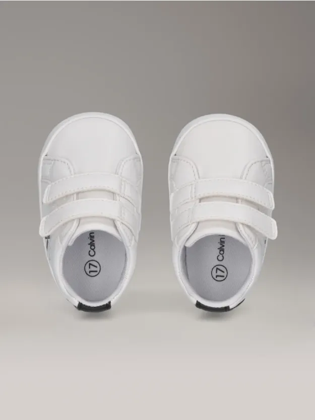  حذاء رياضي بحزام لاصق للأطفال الصغار