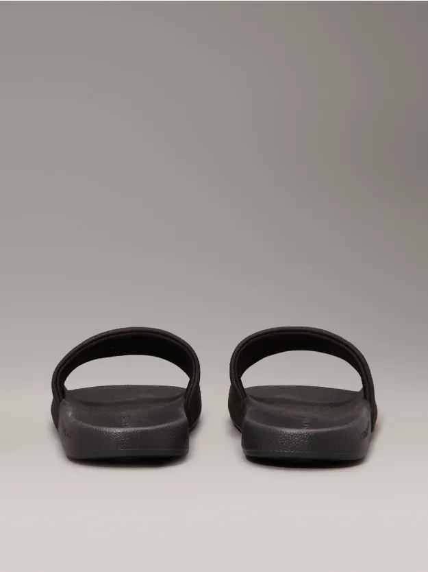 Triple Black شبشب مزين بشعار كلفن كلاين