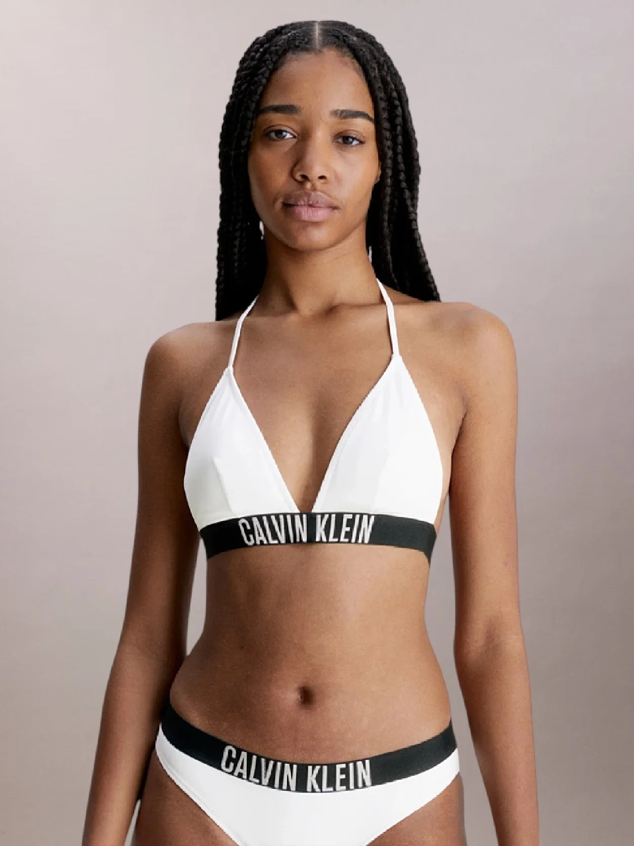 Pvh Classic White قطعة بيكيني علوية مثلثة الشكل - من مجموعة Intense Power