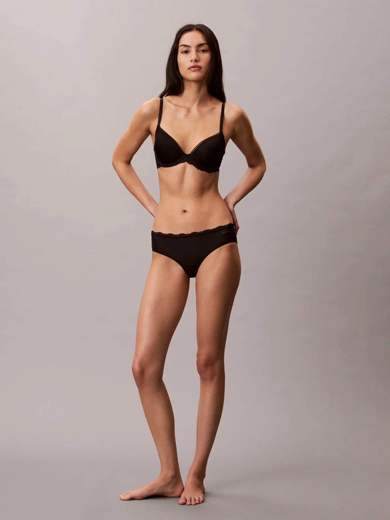 BLACK/CEDAR/ATTRACT طقم سراويل داخلية هيبستر من تشكيلة Micro Stretch with Lace، من 3 قطع