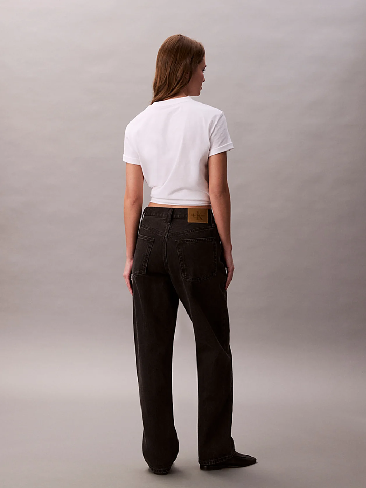 CK ESSENTIAL BLACK بنطال جينز بقصة فضفاضة مستوحاة من التسعينيات