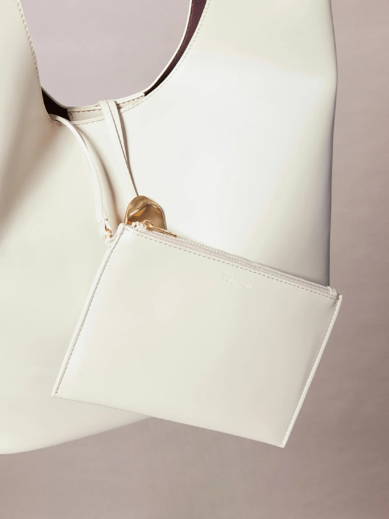 Chateau شنطة كتف كبيرة من الساتان