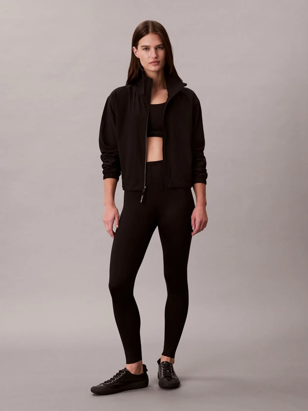 Black جاكيت رياضي للحماية من الرياح من تشكيلة Performance