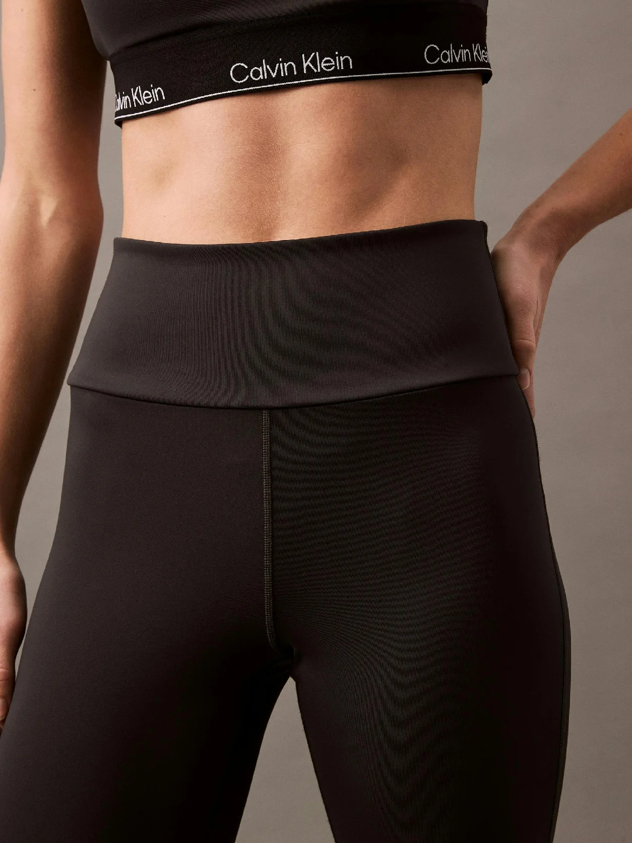 /Black بنطال رياضي ضيق من أعلى وواسع من أسفل