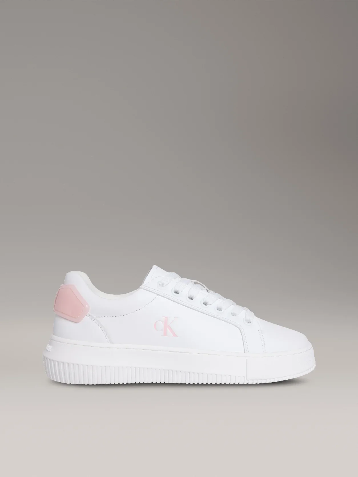 Bright White/Cameo Green حذاء رياضي من الجلد